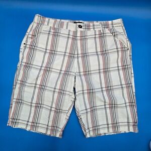Guess Men's Plaid Flat Front Shorts White Red Grey Size 40 11.5" Inseam Cotton